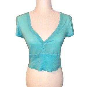 Free People boho cropped blouse / light layering top / sky blue / small buttons